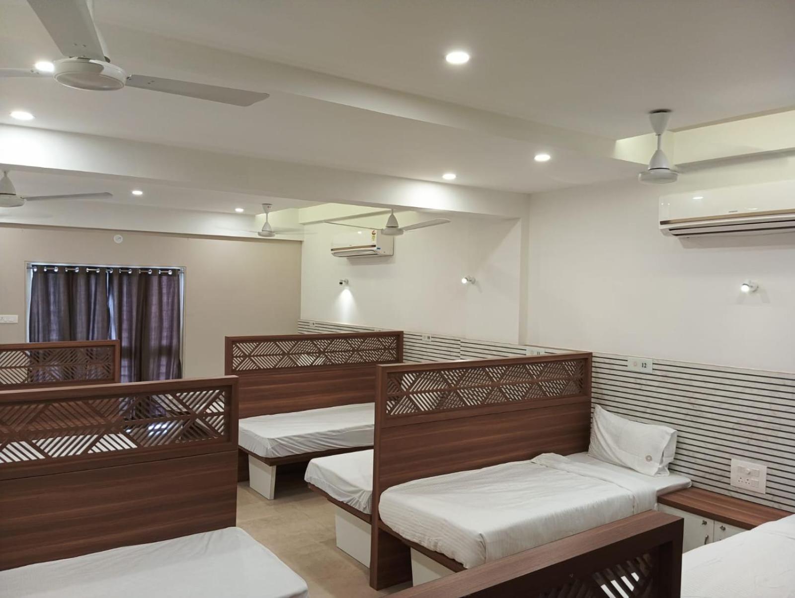 Hotel Veesons Executive Solapur Exterior foto